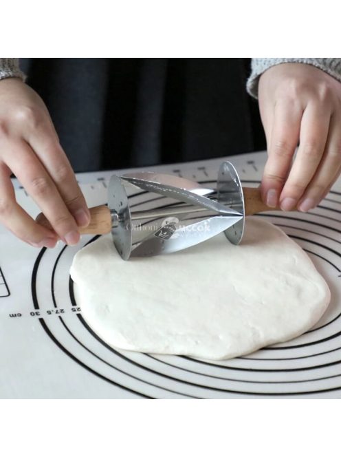 Croissant tésztavágó