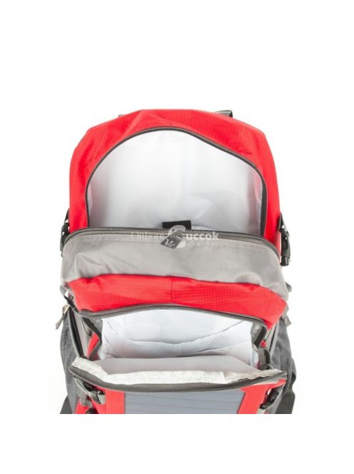 Túratáska eltávolítható napelemmel