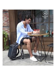 Napelemes hátitáska