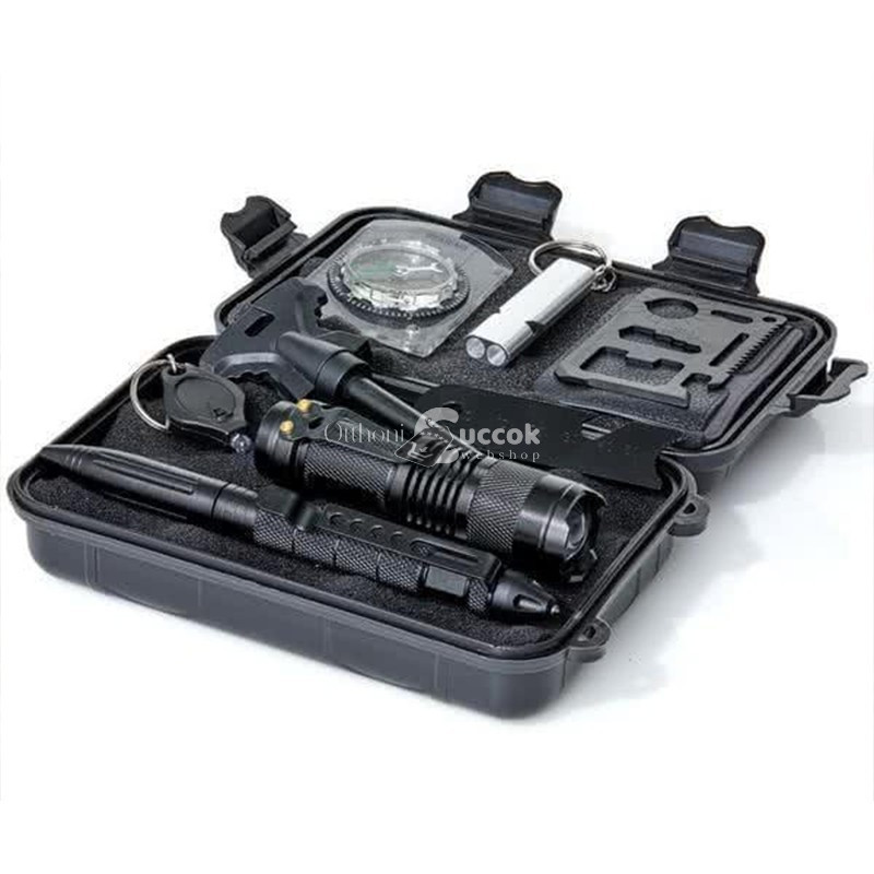 Image of Túrafelszerelés és Túlélő Készlet Outdoor Kalandokhoz