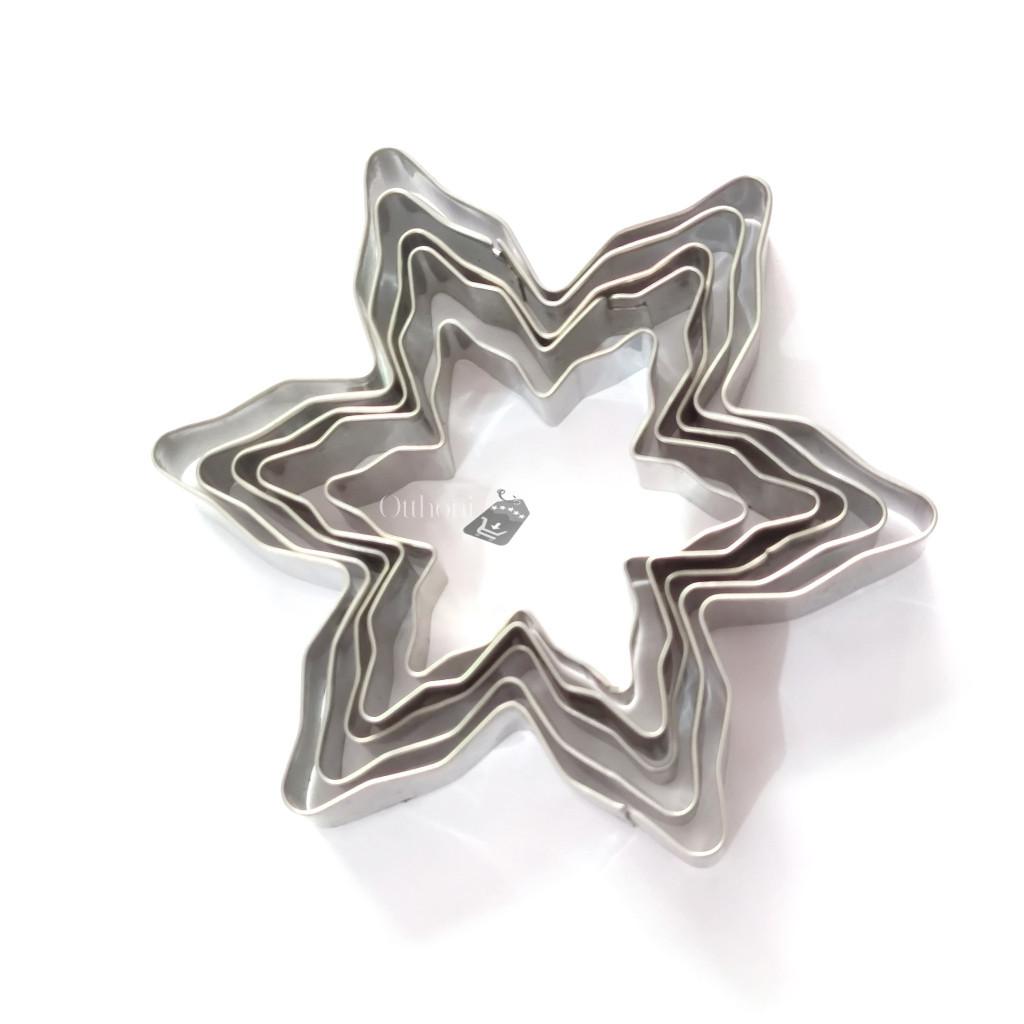 Image of 5 darabos Karácsonyi Süteményszaggató Készlet - Rozsdamentes Acél Hópehely Alakzatok Ünnepi Sütéshez